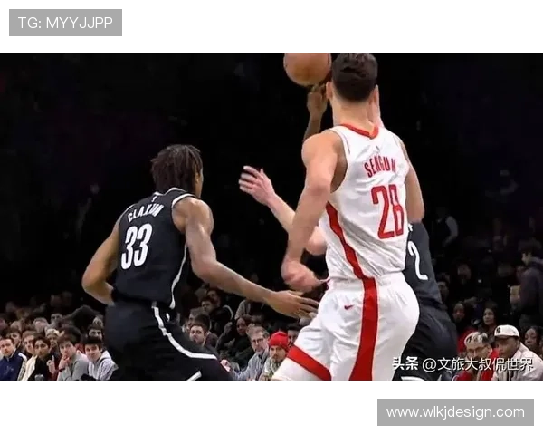 布克连得五分迅速拉开比分罚球线急停跳投与反击三分震撼篮网